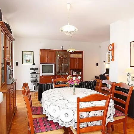 Holiday Niko Apartamento
